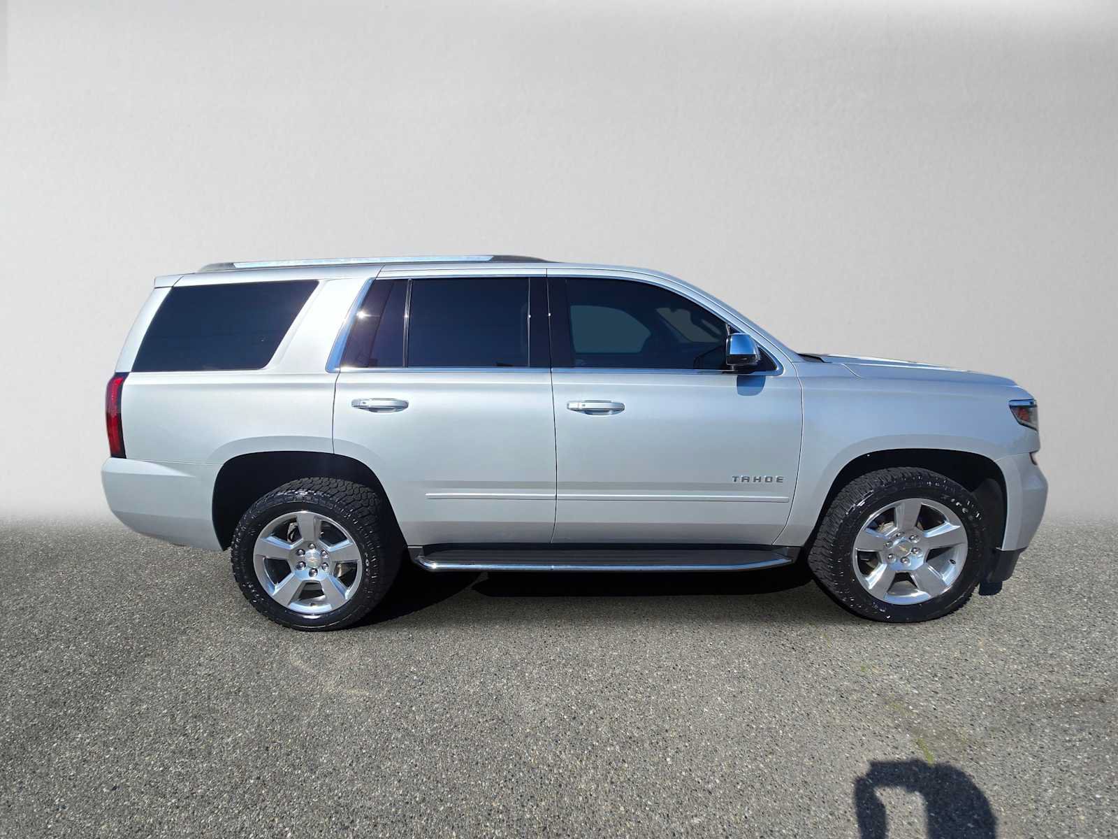 Used 2018 Chevrolet Tahoe Premier AWD/4WD image 2
