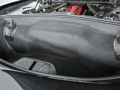 Used 2022 Chevrolet Corvette Stingray Preferred Cpe w/ Z51 Performance Package RWD image 18
