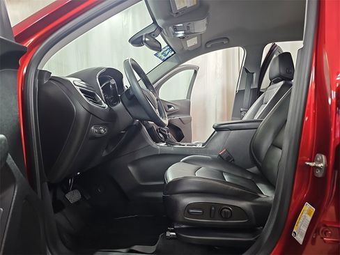 Certified 2023 Chevrolet Equinox Premier w/ LPO, Floor Liner Package image 19