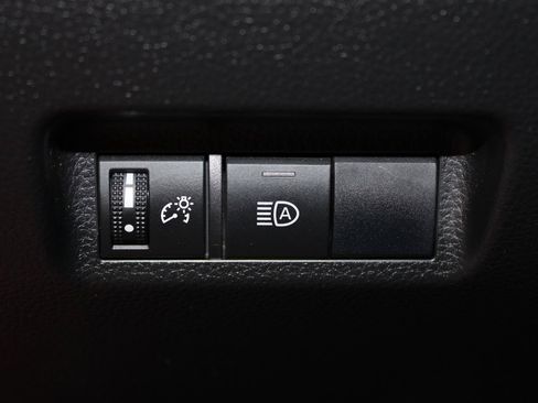Used 2020 Toyota RAV4 LE w/ All Weather Liner Package AWD/4WD image 21
