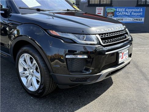 Used 2017 Land Rover Range Rover Evoque SE Premium image 8