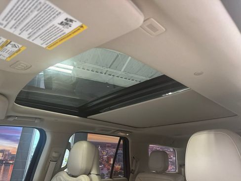Used 2020 Lincoln Navigator Reserve w/ Equipment Group 208A Reserve AWD/4WD image 17