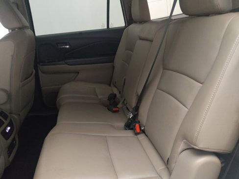 Used 2016 Honda Pilot Touring image 18