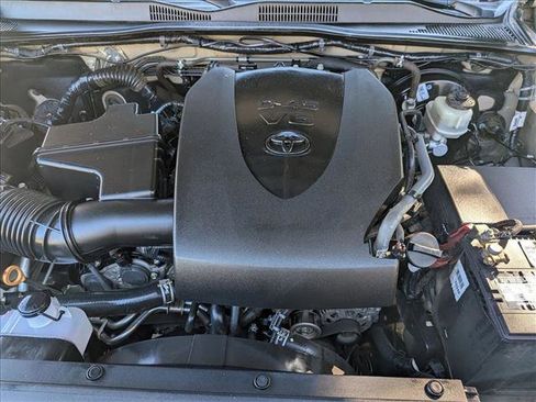 Used 2018 Toyota Tacoma TRD Sport image 22