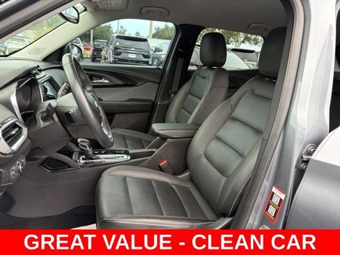 Used 2021 Chevrolet TrailBlazer LT w/ Premium Seating Package FWD image 14