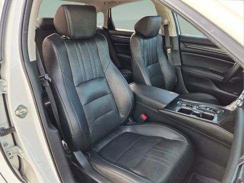 Used 2019 Honda Accord Touring image 19