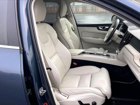 Used 2018 Volvo XC60 T8 Inscription w/ Advanced Package image 10