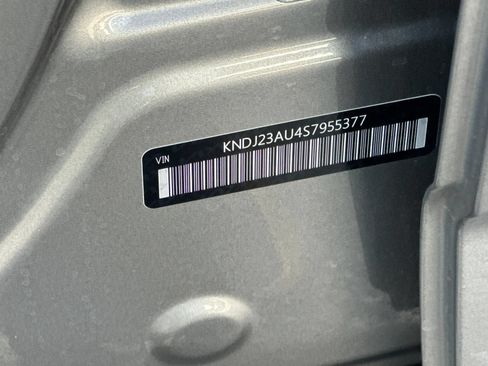 Used 2025 Kia Soul LX w/ LX Technology Package FWD image 27