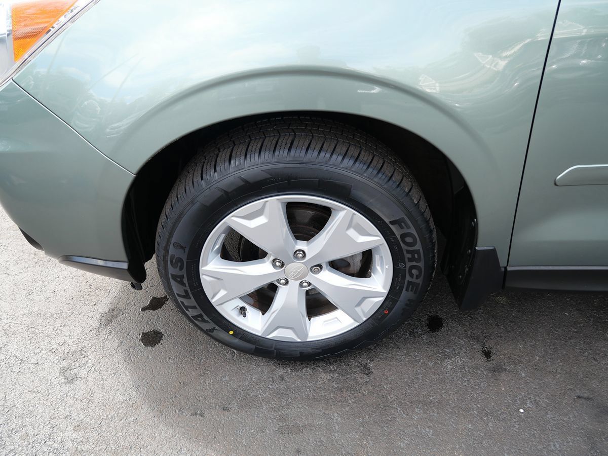Used 2015 Subaru Forester 2.5i Limited AWD/4WD image 32
