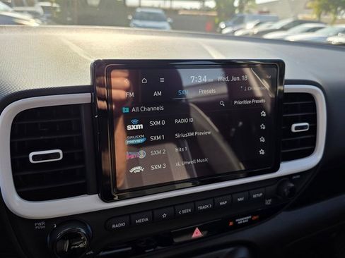 New 2025 Hyundai Venue Limited image 25