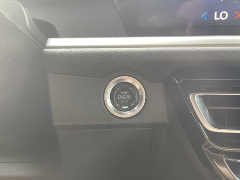 Used 2024 Chevrolet Traverse LT w/ Trailering Package FWD image 24