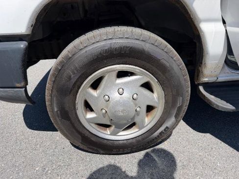 Used 2008 Ford E-350 and Econoline 350 XL RWD image 10