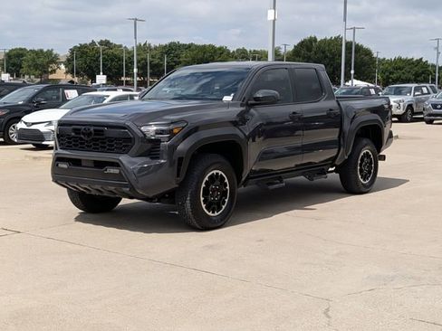 Used 2025 Toyota Tacoma TRD Off-Road AWD/4WD image 10