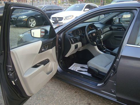 Used 2014 Honda Accord LX image 10