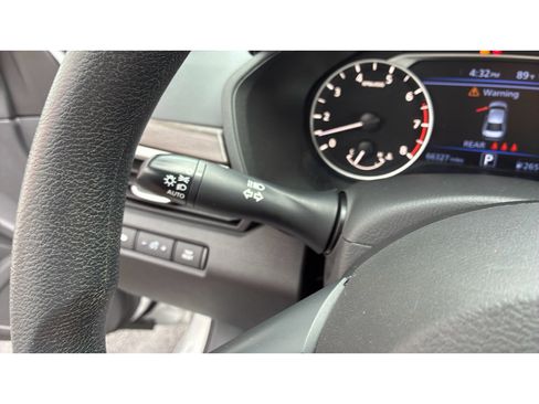 Used 2024 Nissan Altima 2.5 SV FWD image 21
