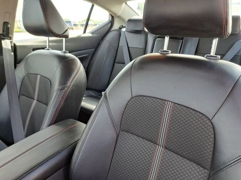 Used 2025 Nissan Altima 2.5 SR FWD image 17