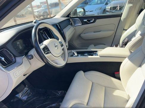 Used 2019 Volvo XC60 T8 Inscription w/ Advanced Package image 11
