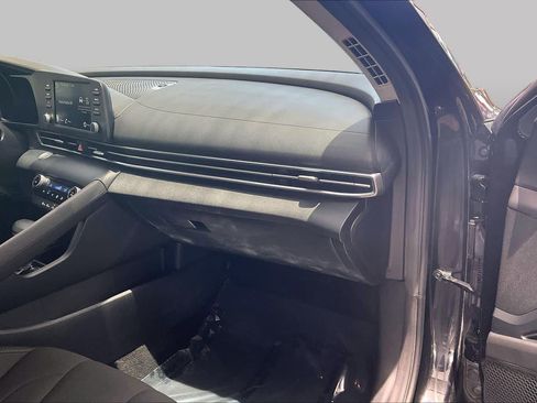 Used 2023 Hyundai Elantra SEL FWD image 19