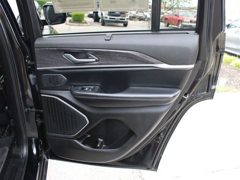 Used 2023 Jeep Grand Cherokee 4WD 4xe w/ Luxury Tech Group II image 51