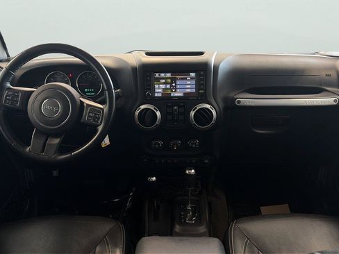 Used 2016 Jeep Wrangler Unlimited Rubicon w/ Dual Top Group AWD/4WD image 11