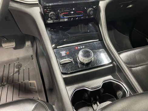 Used 2024 Jeep Grand Cherokee L Limited w/ Black Appearance Package AWD/4WD image 13