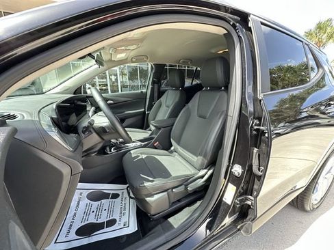 Certified 2024 Buick Encore GX Preferred w/ Advanced Technology Package FWD image 19