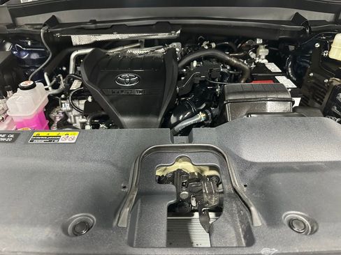 Used 2025 Toyota Grand Highlander AWD image 70