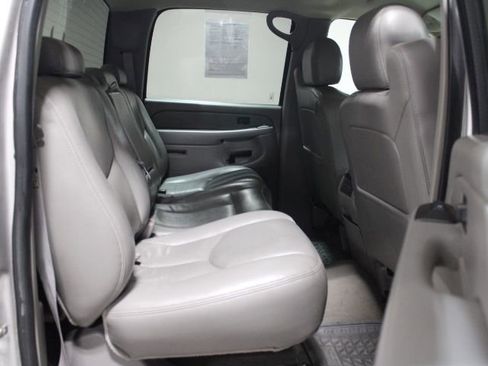 Used 2005 GMC Sierra 2500 SLT w/ Heavy-Duty Power Package image 12
