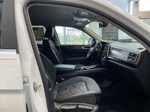 Used 2024 Volkswagen Atlas SE FWD image 37