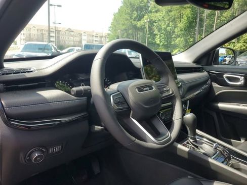 New 2025 Jeep Compass Limited w/ Sun & Sound Group image 19