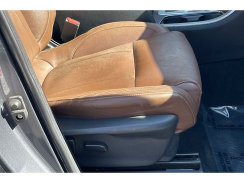 Used 2019 Subaru Ascent Touring image 22