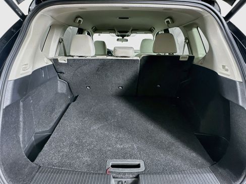 Used 2025 Nissan Rogue SV FWD image 29