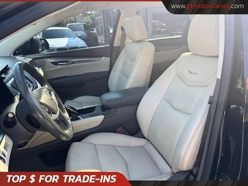 Used 2018 Cadillac XT5 Luxury w/ Driver Awareness Package AWD/4WD image 23