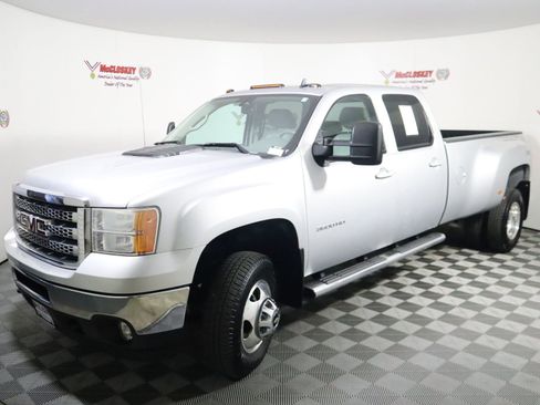 Used 2014 GMC Sierra 3500 SLT w/ SLT Convenience Package image 16
