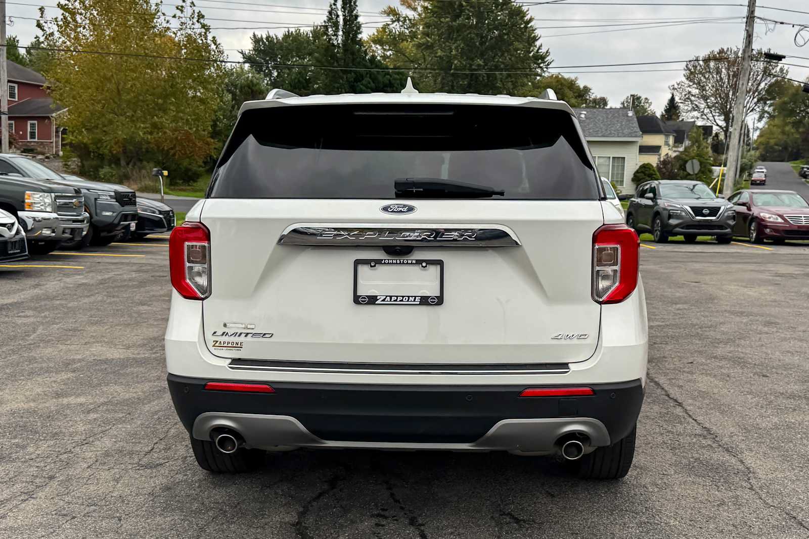 Used 2022 Ford Explorer Limited w/ Equipment Group 301A AWD/4WD image 4