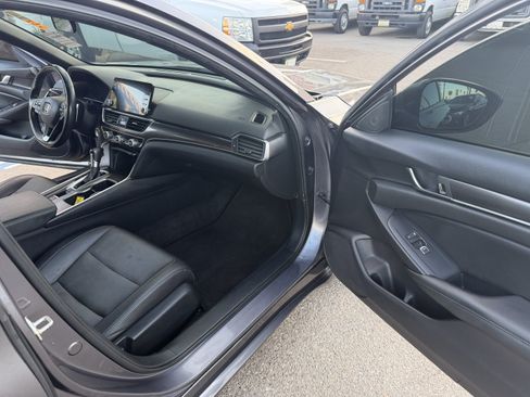 Used 2019 Honda Accord Sport image 13