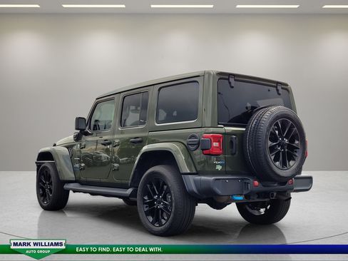 Used 2023 Jeep Wrangler Unlimited Sahara w/ Cold Weather Group AWD/4WD image 6