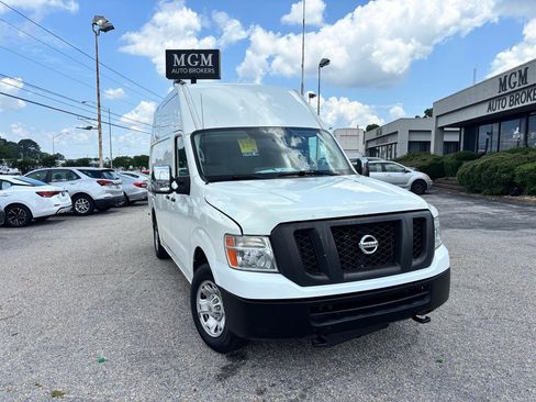 Used 2019 Nissan NV 2500 SV RWD image 2