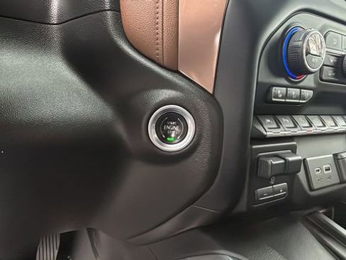 Used 2019 Chevrolet Silverado 1500 High Country w/ High Country Premium Package image 29