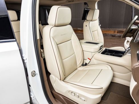 Used 2023 GMC Yukon Denali w/ Denali Reserve Package image 28