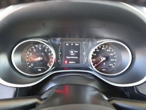 Used 2018 Jeep Compass Latitude w/ Cold Weather Group AWD/4WD image 23