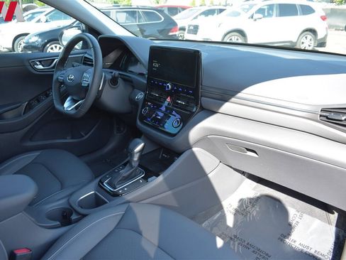 Used 2022 Hyundai Ioniq Limited image 11