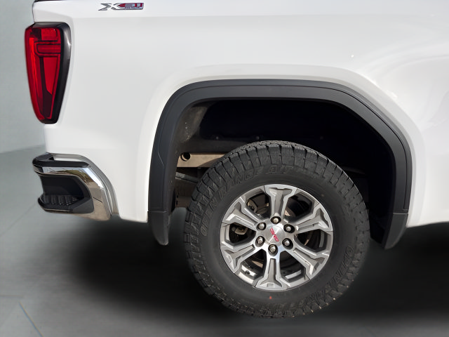 Used 2021 GMC Sierra 1500 SLT w/ SLT Convenience Package AWD/4WD image 18