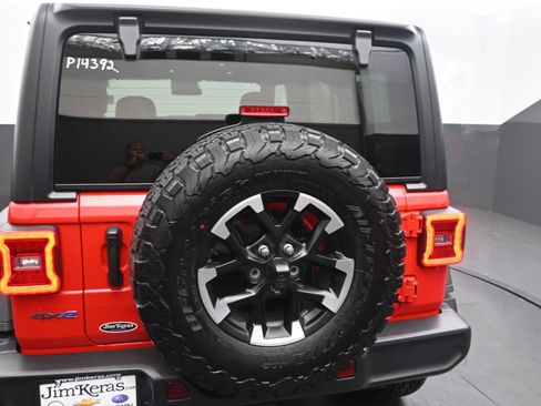 Used 2024 Jeep Wrangler Unlimited Rubicon 4xe image 14