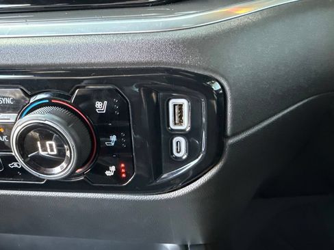Used 2024 Chevrolet Silverado 2500 High Country w/ High Country Premium Package AWD/4WD image 22