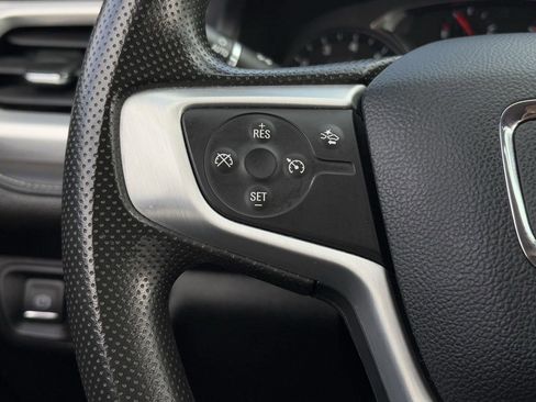 Used 2023 GMC Acadia SLE w/ Driver Convenience Package image 16