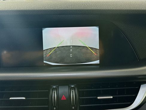 Used 2022 Alfa Romeo Stelvio Veloce image 23