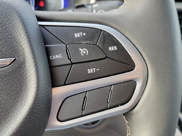 Used 2023 Chrysler Voyager LX FWD image 17