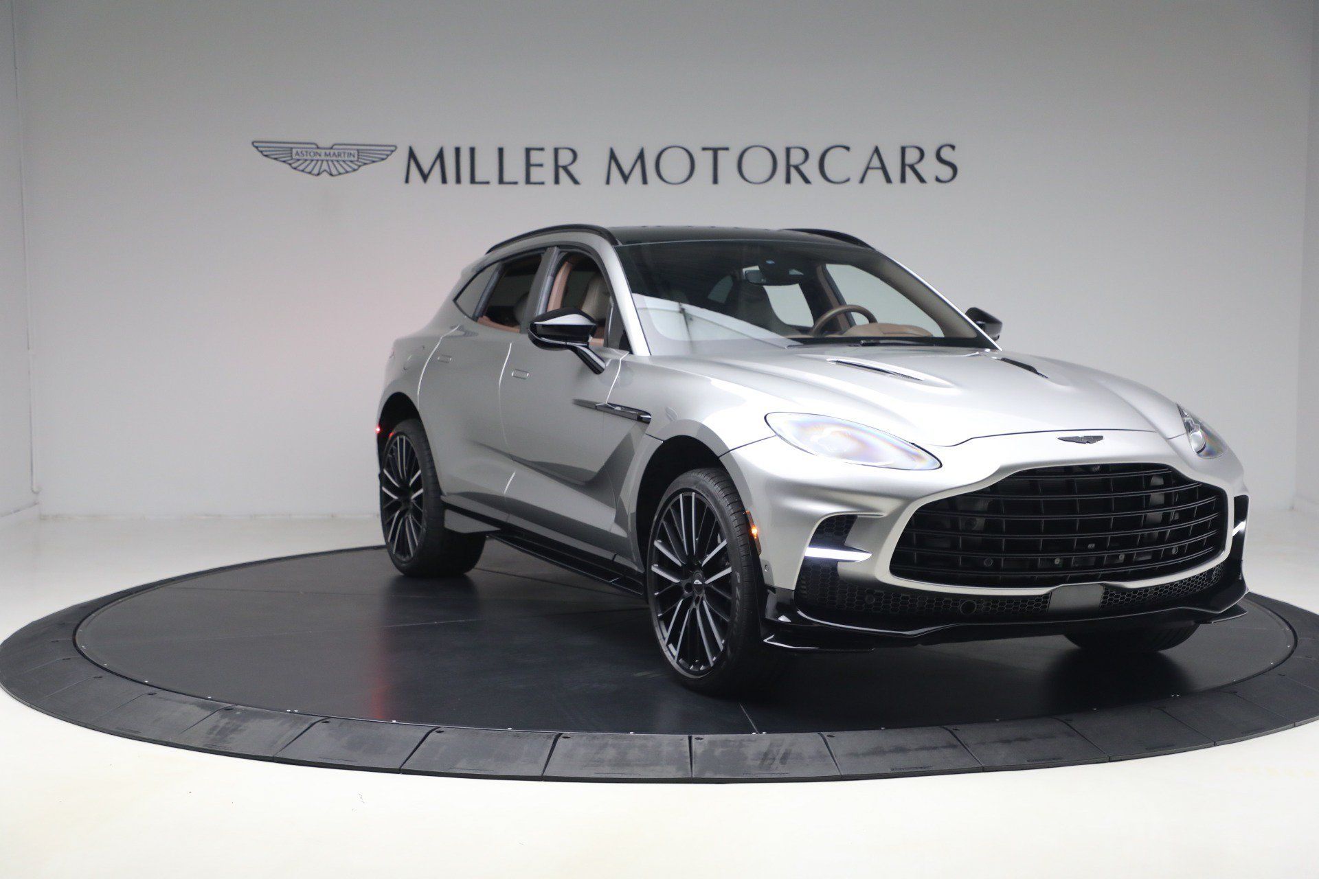 Used 2023 Aston Martin DBX 707 AWD/4WD image 11