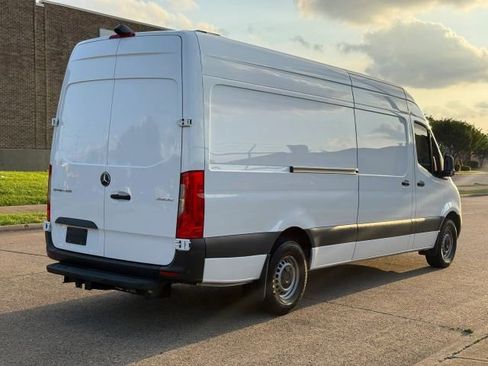 Used 2023 Mercedes-Benz Sprinter 2500 image 6